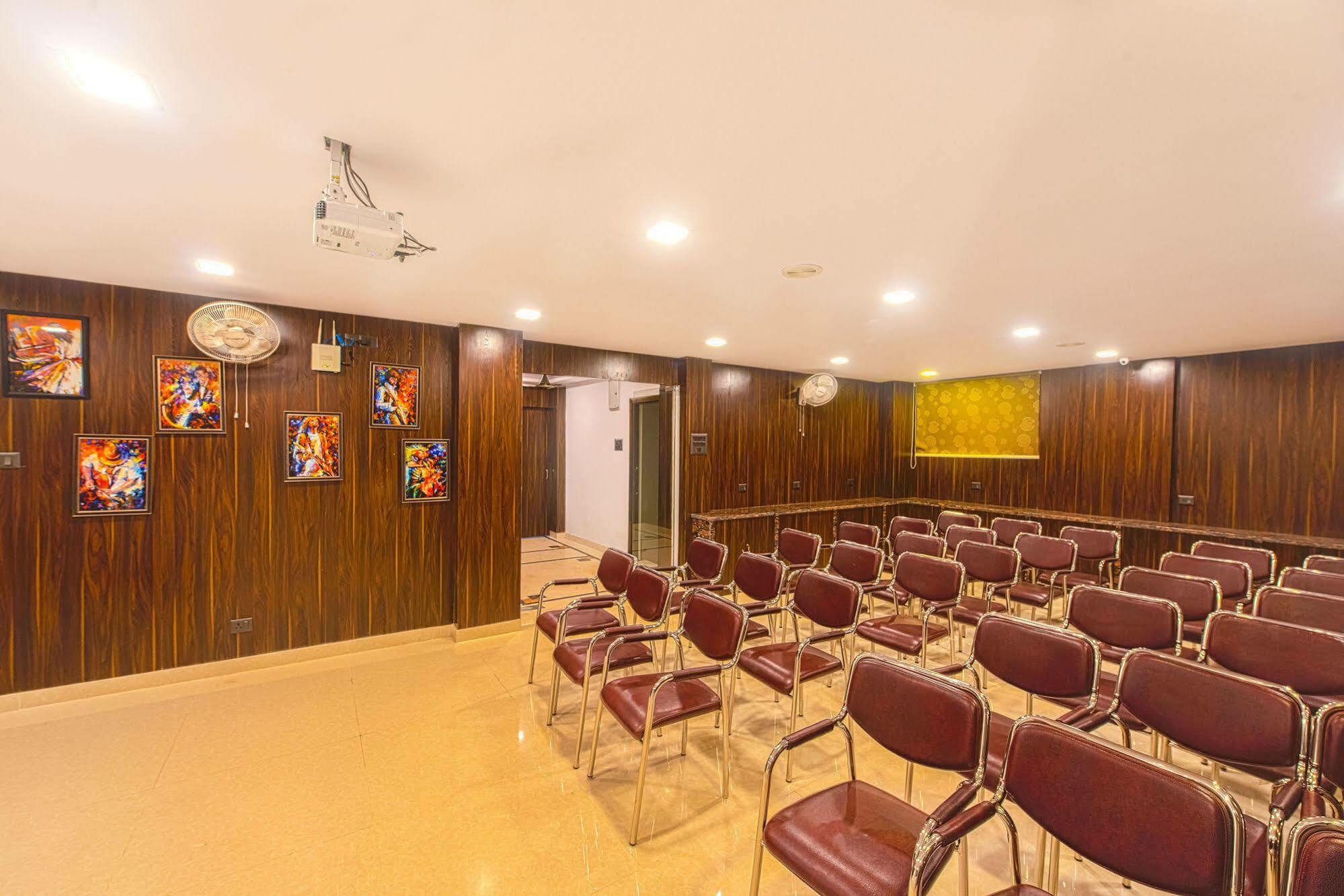 Hotel Treebo Orion Sapphire, Beck Bagan Calcuta Exterior foto